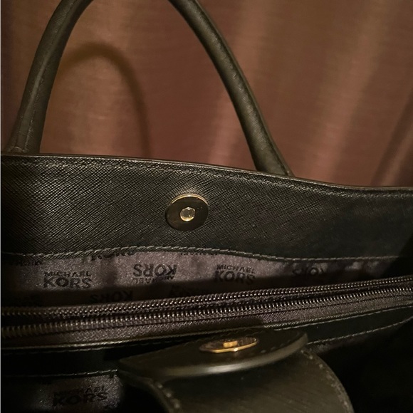 NWT Michael Kors - Hamilton EW Satchel - Black - Leather w/shoulder strap. - Picture 7 of 11